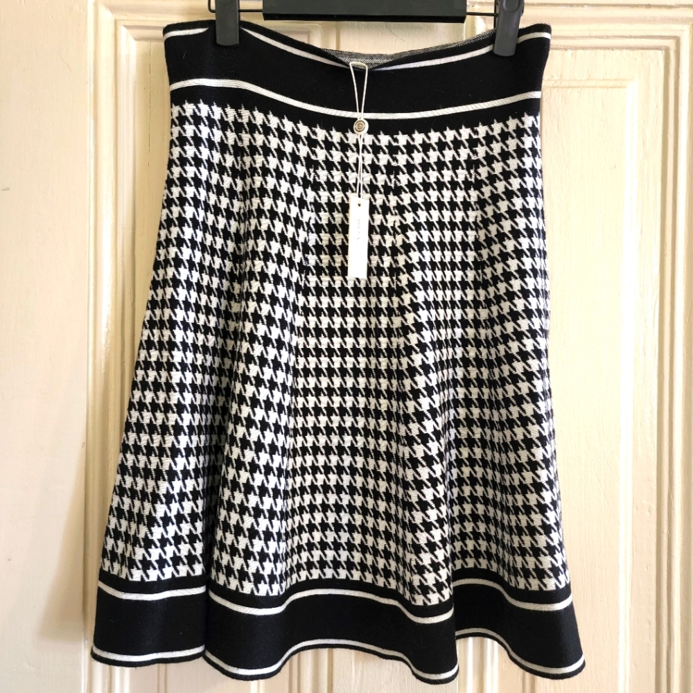 Max Studio Soft Stretchy Houndstooth Skirt